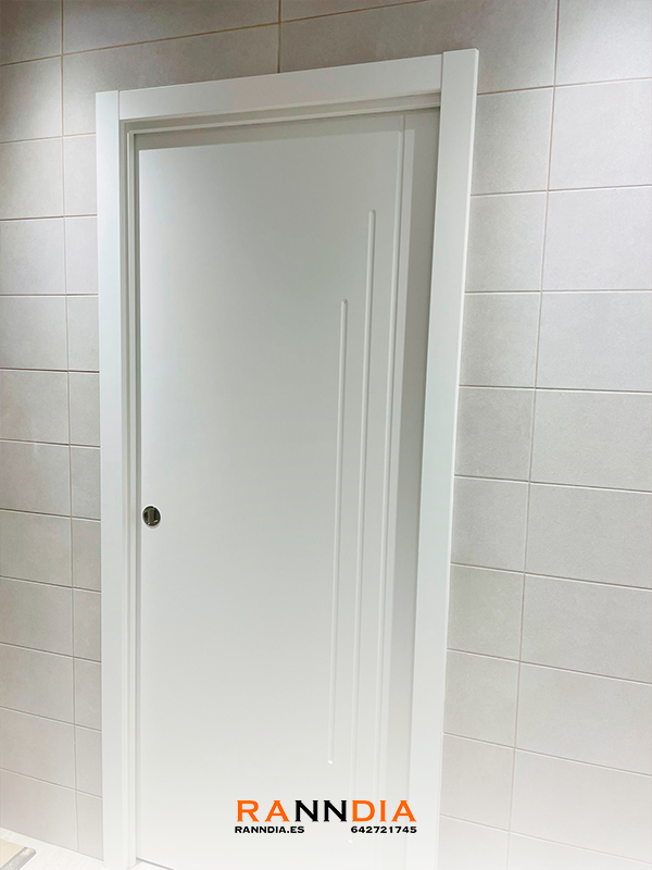 Puerta de interior modelo 10 en Armarios Torremolinos