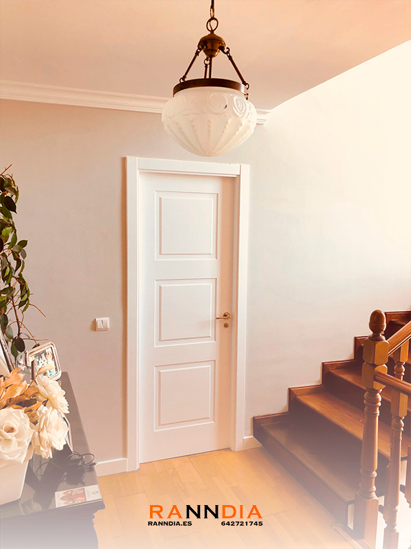 Puerta de interior modelo 12 en Armarios Torremolinos