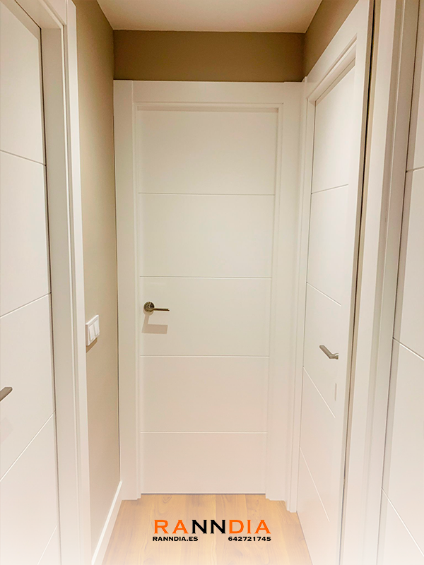 Puerta de interior modelo 17 en Armarios Torremolinos