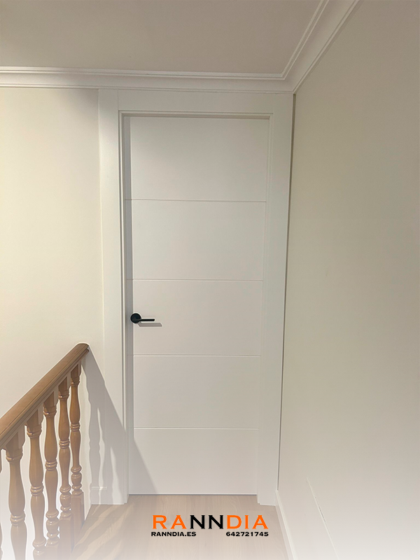 Puerta de interior modelo 4 en Armarios Torremolinos