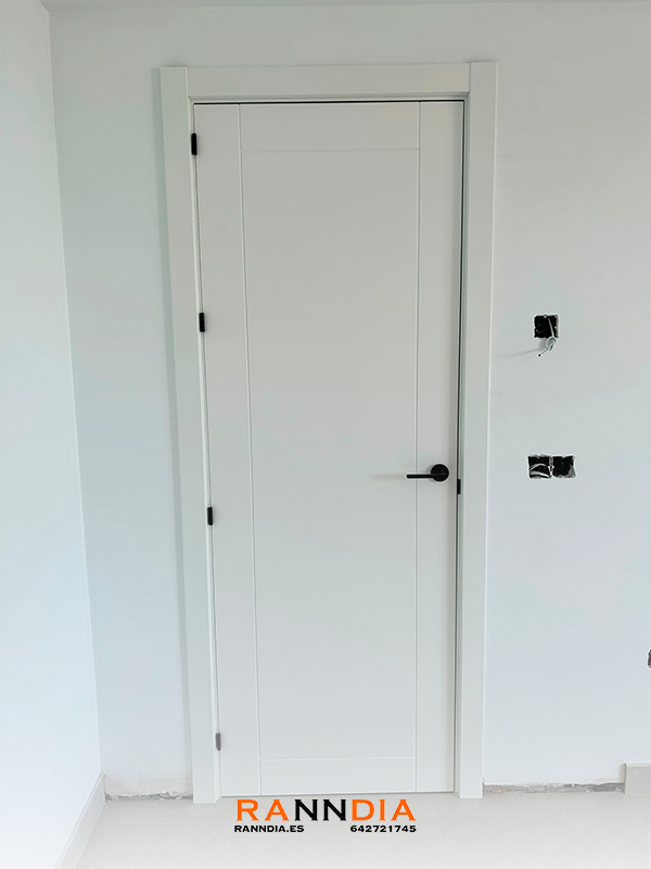 Puerta de interior modelo 8 en Armarios Torremolinos