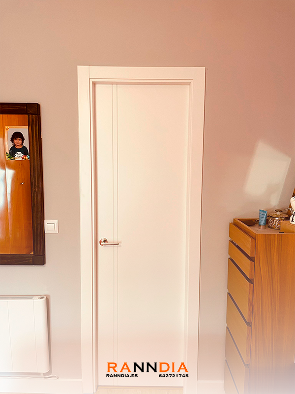 Puerta de interior modelo 9 en Armarios Torremolinos